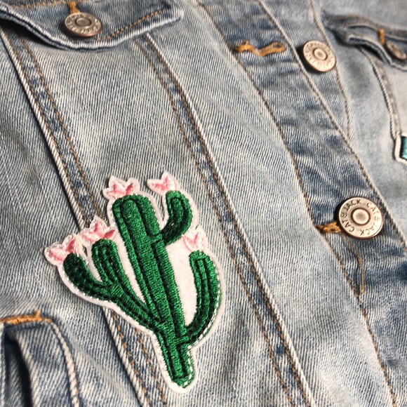 Cat & Jack denim jacket with cute patches - Picture 5 of 7